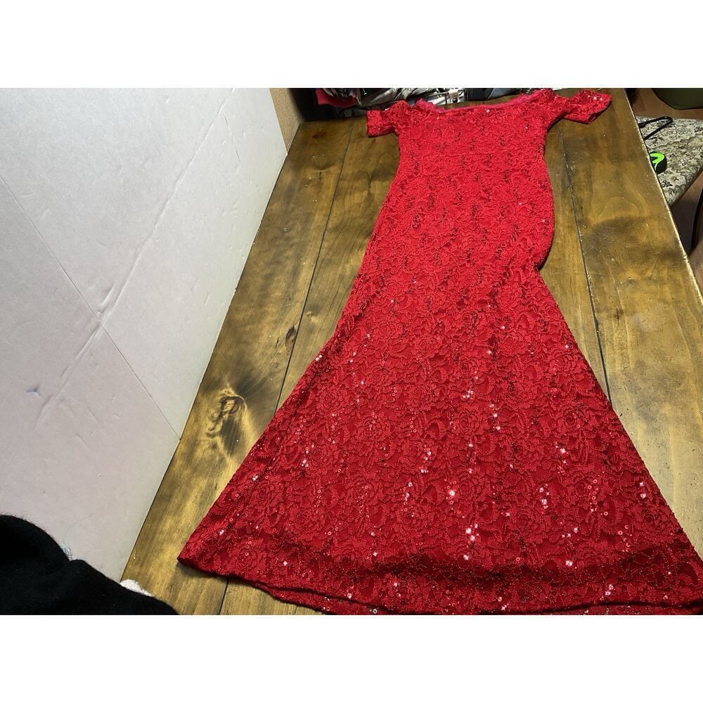 LA SCALA USA Maxi Evening Dress Women Size Medium Red Floral Embroidered Sequin